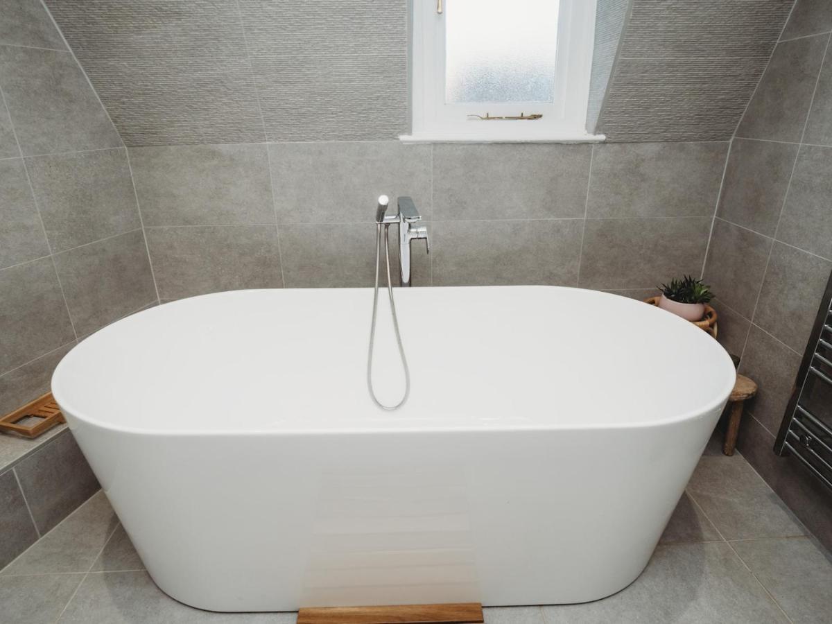 Pass The Keys Stylish 2 Bed Eco Flat In The Heart Of Bath Apartment Екстериор снимка