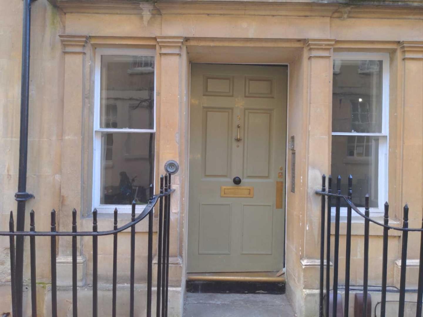 Pass The Keys Stylish 2 Bed Eco Flat In The Heart Of Bath Apartment Екстериор снимка